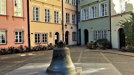 Self-guided discovery walk in Warsaw on historic riddle route